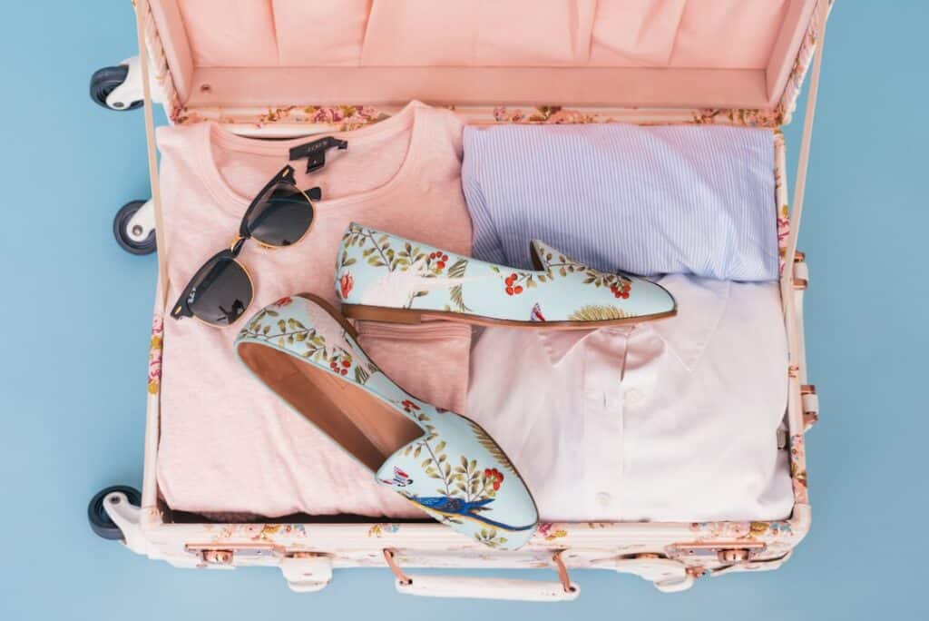 discover essential packing tips and techniques to make your next move or trip effortless. learn how to efficiently organize your belongings, maximize space, and ensure your items are safe during transit.